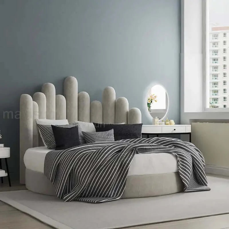 Grey Round Bed, Finger Bed